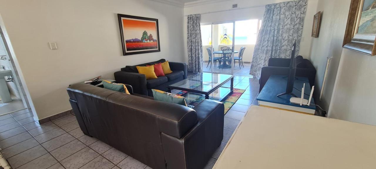 Aride 4 Awesome View Of Uvongo Main Swimming Beach From Communal Braai Area Apartment Margate Exterior photo