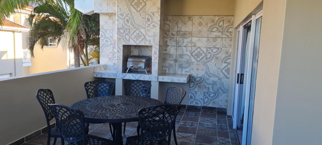 Aride 4 Awesome View Of Uvongo Main Swimming Beach From Communal Braai Area Apartment Margate Exterior photo