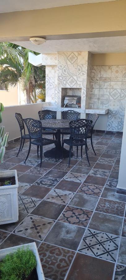 Aride 4 Awesome View Of Uvongo Main Swimming Beach From Communal Braai Area Apartment Margate Exterior photo
