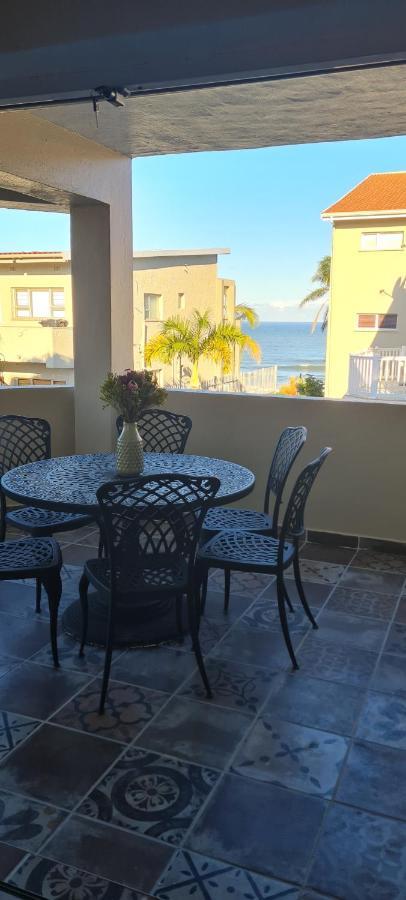 Aride 4 Awesome View Of Uvongo Main Swimming Beach From Communal Braai Area Apartment Margate Exterior photo